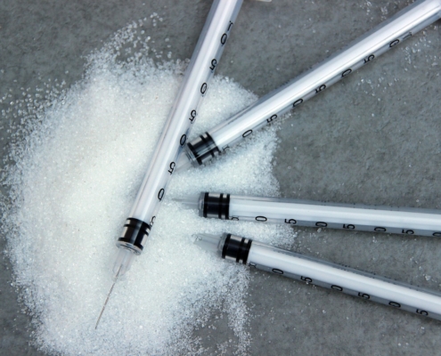 insulin-needles-and-sugar