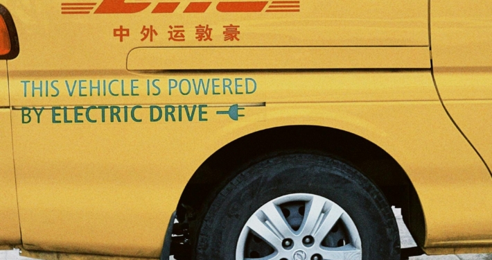 Electric-delivery-van-for-online-orders