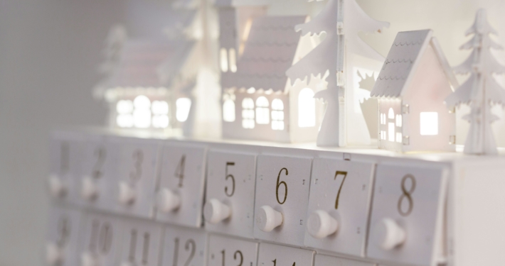 white-advent-calendar-with-festive-scene